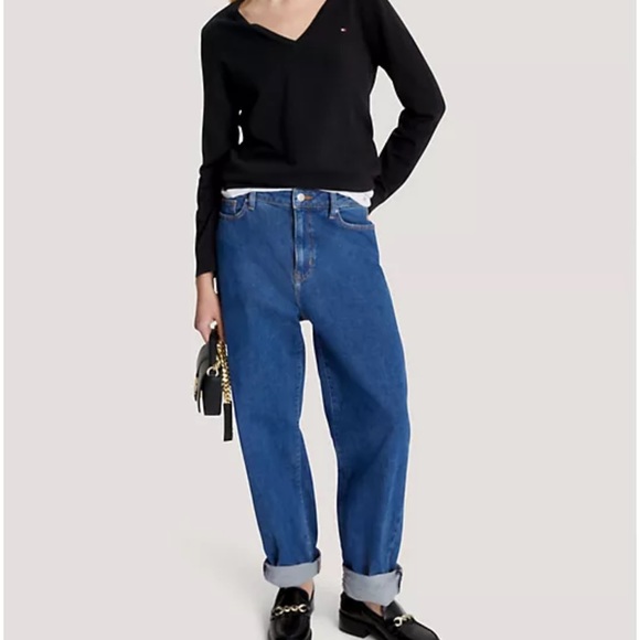 Tommy Hilfiger Solid V Neck Sweater - Picture 2 of 5